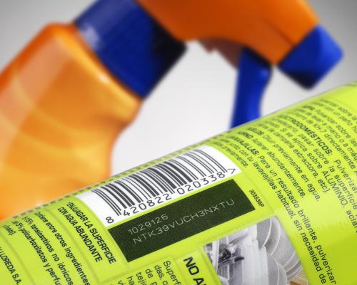 Codificación láser de alta precisión en envases de plástico para productos de cuidado del hogar