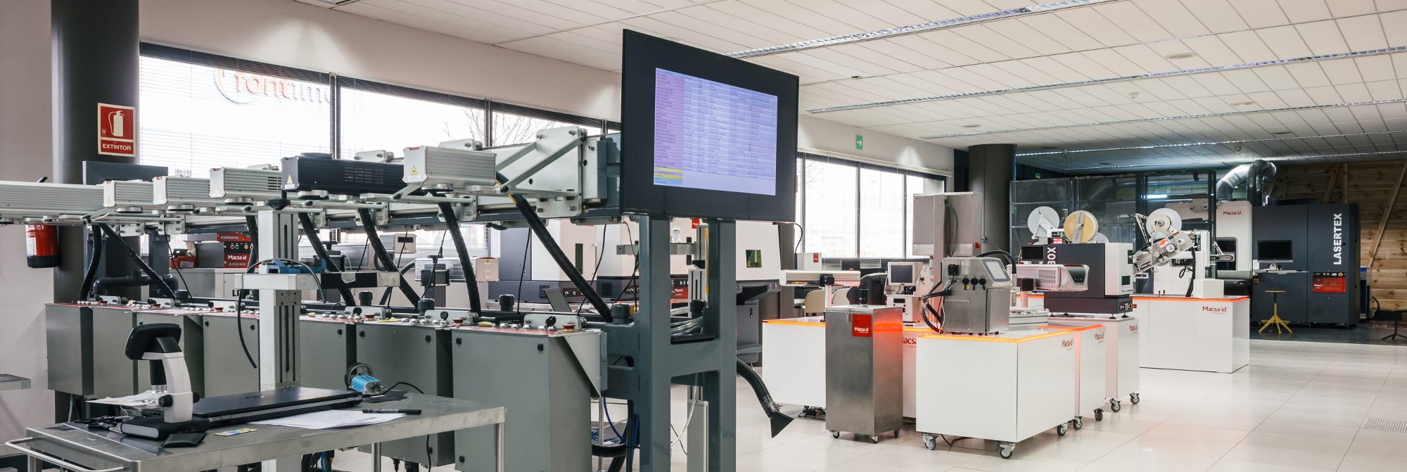 Formación inicial en sistemas de marcaje láser y codificación industrial para trabajo autónomo