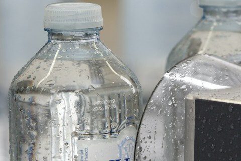 Marcaje láser en PET con tecnología CO2 para trazabilidad
